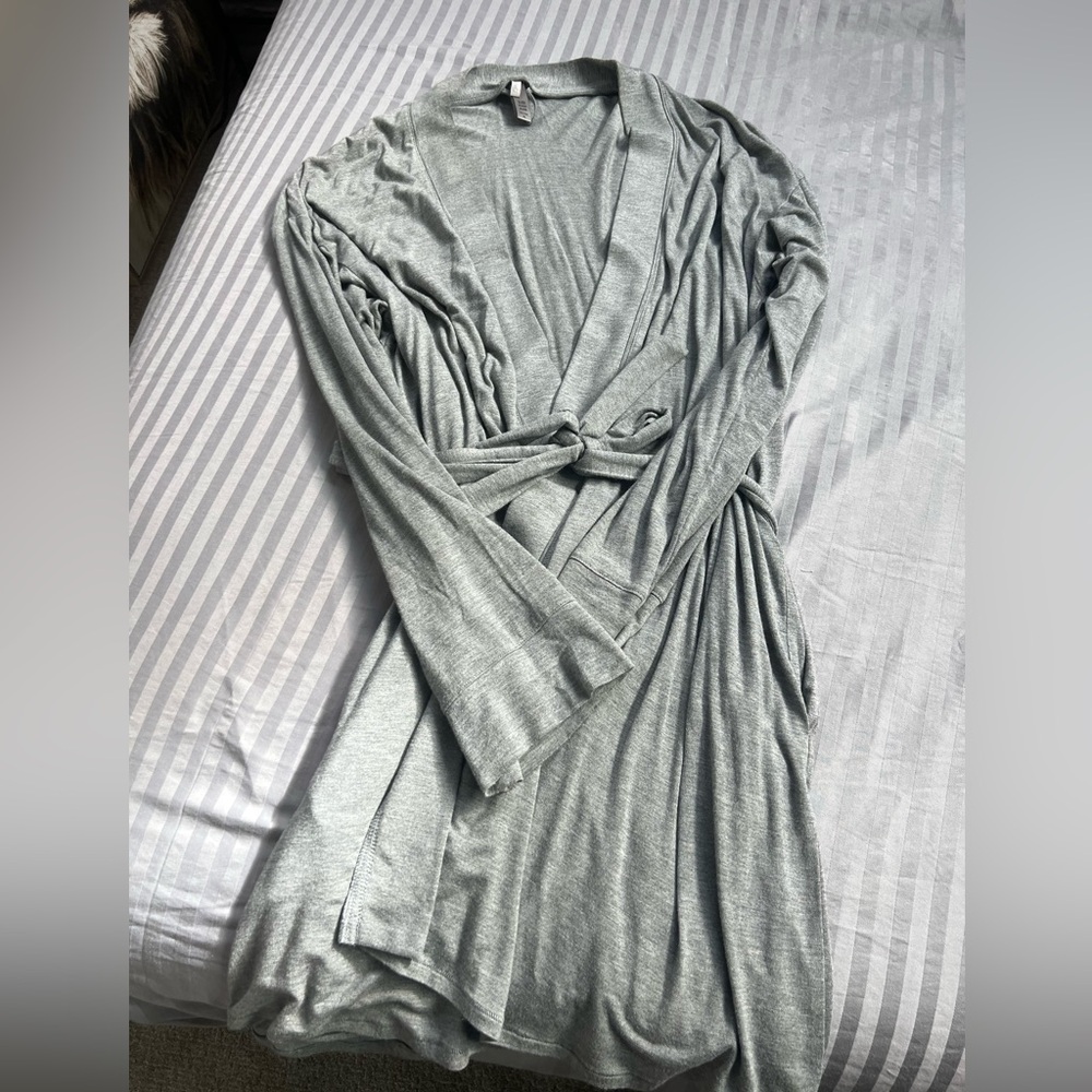 SKIMS Heather Gray Lounge Robe (short)